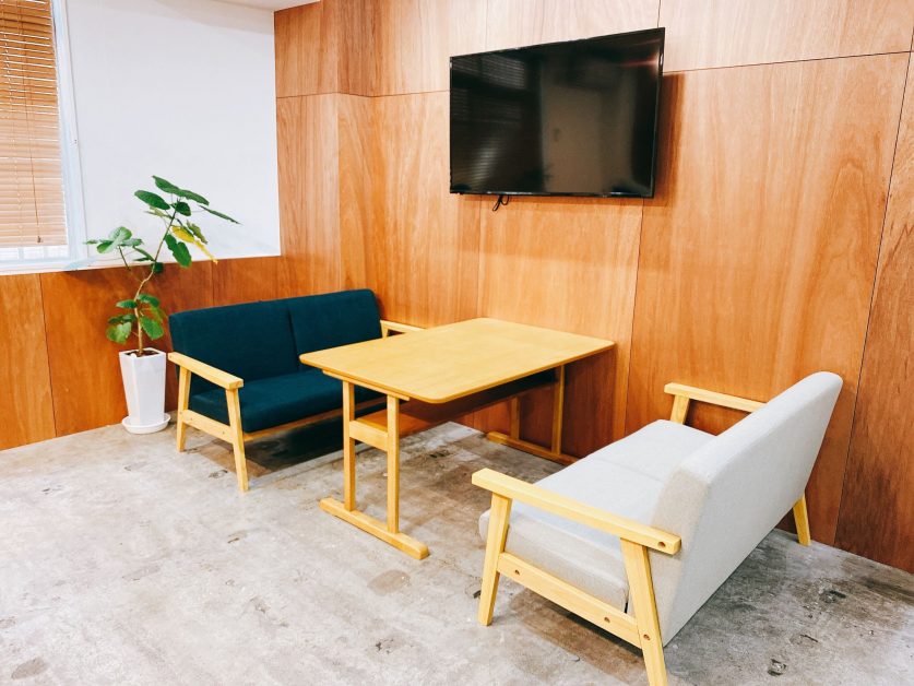 新事務所のソファスペース