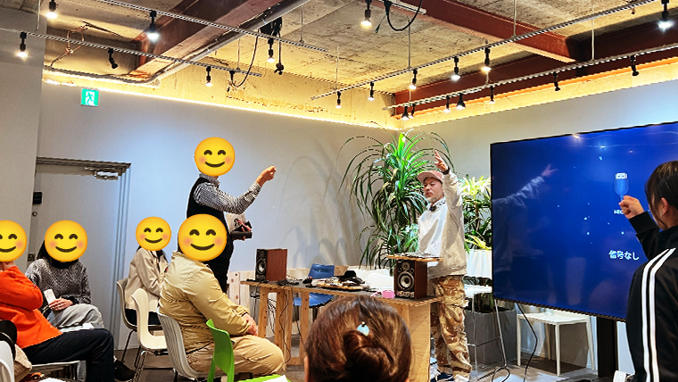 プレゼントコーナーでのジャンケンの様子